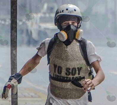 Mimi_freedom1st's tweet photo. Neomar Lander, 17, guerrero de franela "Tshirt soldier" killed today by Maduro's repressive forces https://t.co/eskJ5ZnaCk