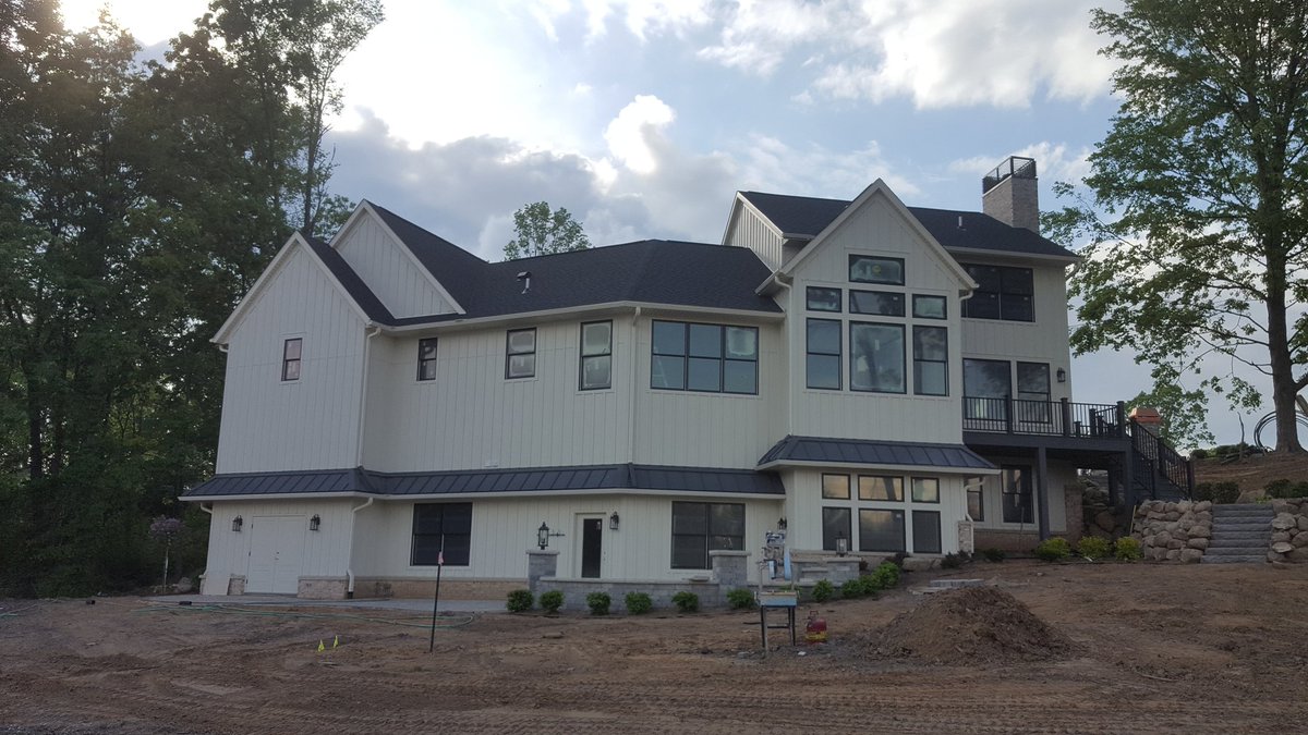 McHammeredJ's tweet photo. 100% Hardie houses we just finished for the @HBAWMI parade! love being part of the @James_Hardie Side Master Program! #webuildcharacter https://t.co/9WrcWMpBzo