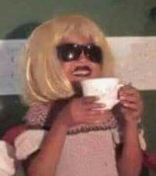 bibaminas4's tweet photo. Eu esperando sexta feira chegar pra mim ouvir logo a música 2U https://t.co/gFl8echfMg