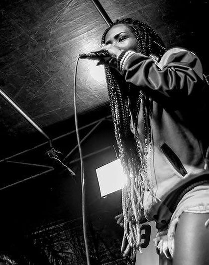 AfariOficial's tweet photo. O momento é propenso pra fazer protesto 🎶
Afari MC 🎙/ Melanina MCs
#Mlnn #tesouroescondido #POESIA #rap #rapfinodemulher #mina https://t.co/71P29XnqOX