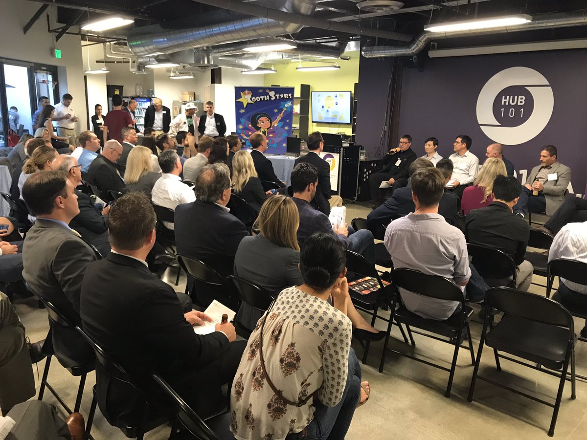 AlonGoren's tweet photo. .@rewolpert at @ACG_101 pitch session at @Hub101LA! Packed house in Westlake Village! Boom! #longla #long805 https://t.co/oX06aSr9Ut