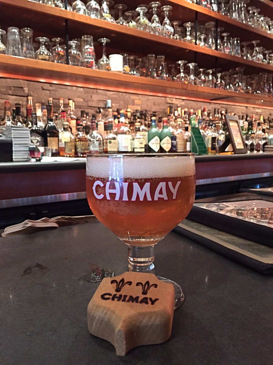 Essau1969's tweet photo. #PBW2016 #Beeroclock #Chimay White 2-2-2 @TeresasWayne So darn tasty ! Cheers All @hosch_greg @TheStraightHops @Gdtrfb22 @almostablaze ๐บ https://t.co/sKABDynEIi
