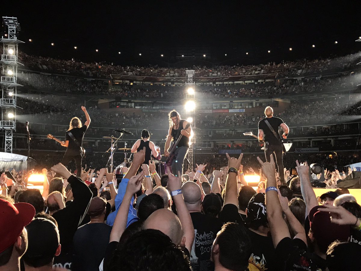 Schwal69's tweet photo. Amazing & unforgettable show #MetInSTL! Looking forward to my next one in Orlando in July! A #MetClub Meet & Greet would be unbelievable!! 🤘 https://t.co/gKCO0TNJZp