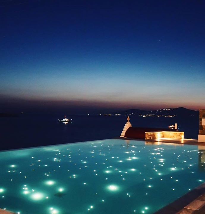 ChicBay_Dot_Com's tweet image. Run out of words to describe the beauty. The Leading Hotels of the World, Ltd. Bill &amp;amp; Coo Mykonos #uncomm ...