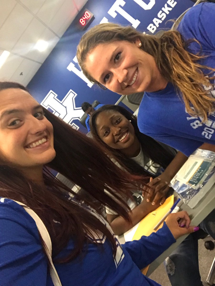 KentuckyWBB's tweet photo. . @KameronRoach has two #BigBlueSisters in @Makenzie_Cann and @Hardin_Jess! She's going to be in good hands this summer with those two! https://t.co/mGJlXb1RRO