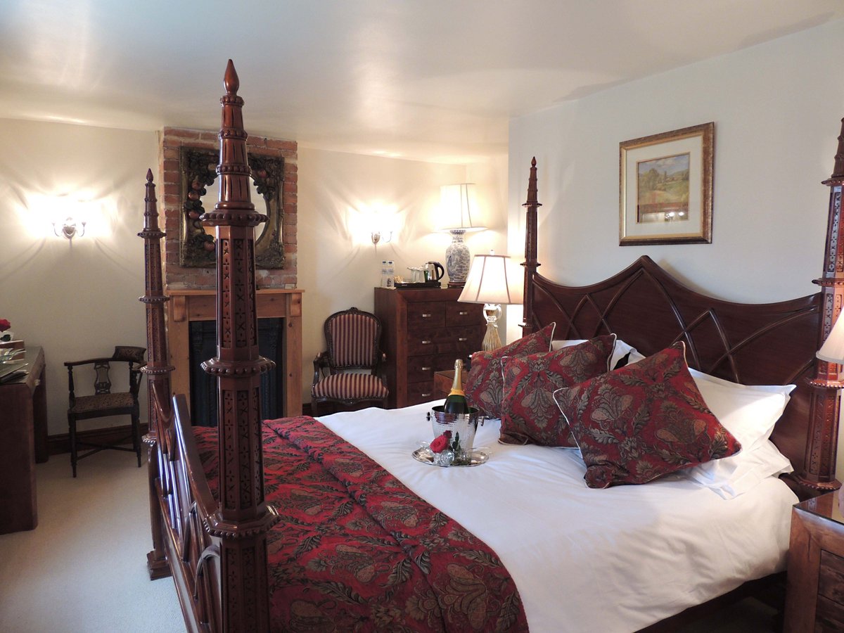 Don't forget #FathersDay Sunday 18th June, treat him, and Mum to a weekend at Willow Tree House <a href="/WillowTreeRye/">Willow Tree House</a>, Rye