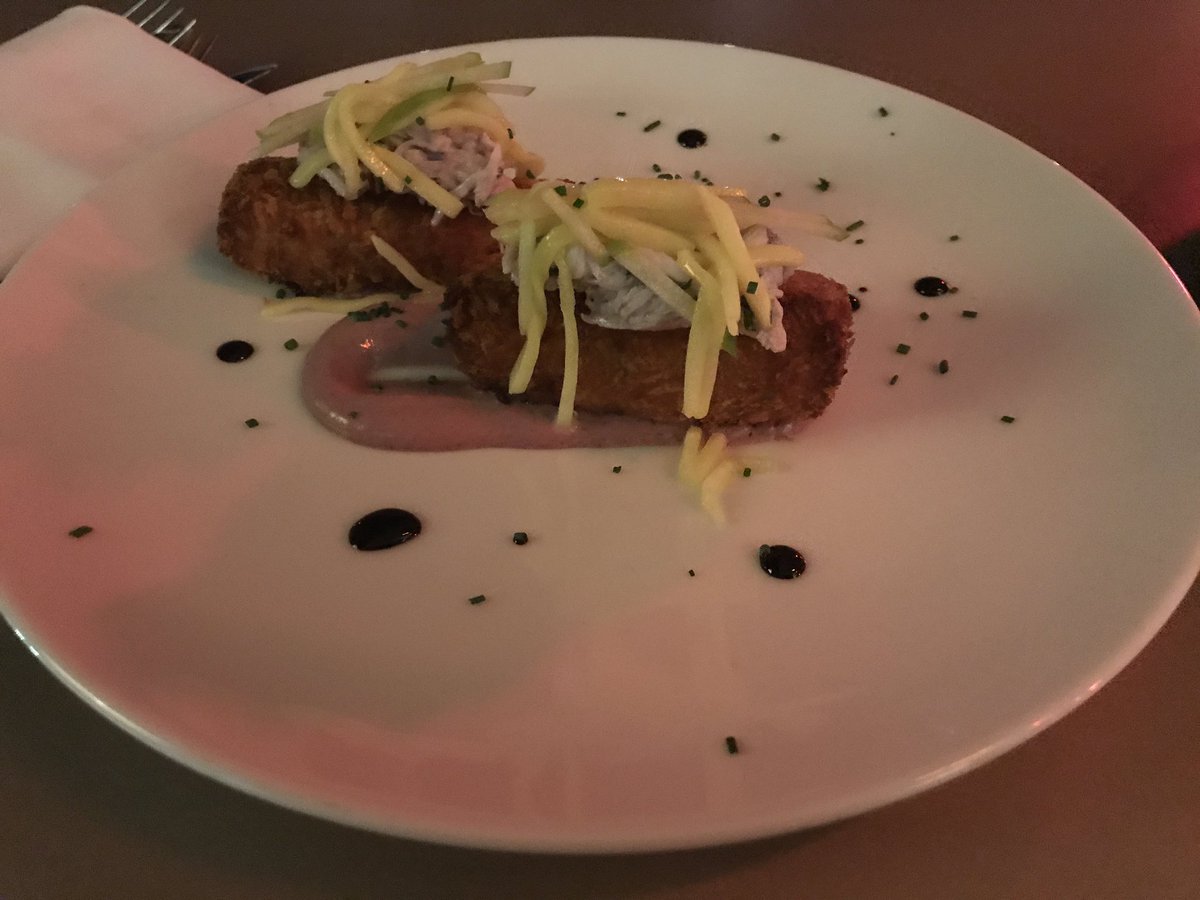 ChittBhardwa's tweet photo. Amazing views, even better food and cocktails @RitzCarlton #O2Lounge #Moscow #RCMemories #TruffleMash https://t.co/6xrPWBBPjE