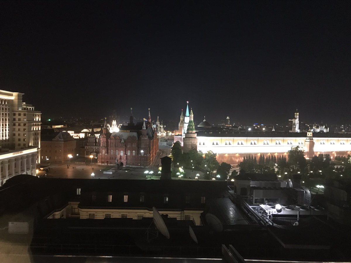 ChittBhardwa's tweet photo. Amazing views, even better food and cocktails @RitzCarlton #O2Lounge #Moscow #RCMemories #TruffleMash https://t.co/6xrPWBBPjE