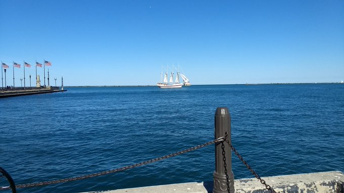 Listening to Live Blues at Navy Pier looking out onto Lake Michigan https://t.co/Hxkp0W3vBL