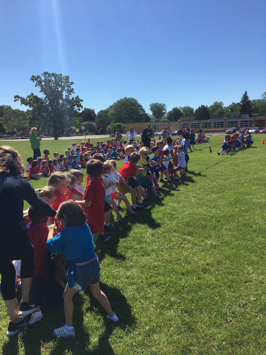 Ms_Danford's tweet photo. Tug of war!!! First grade! #addamslearners https://t.co/WoKU7i3BDD