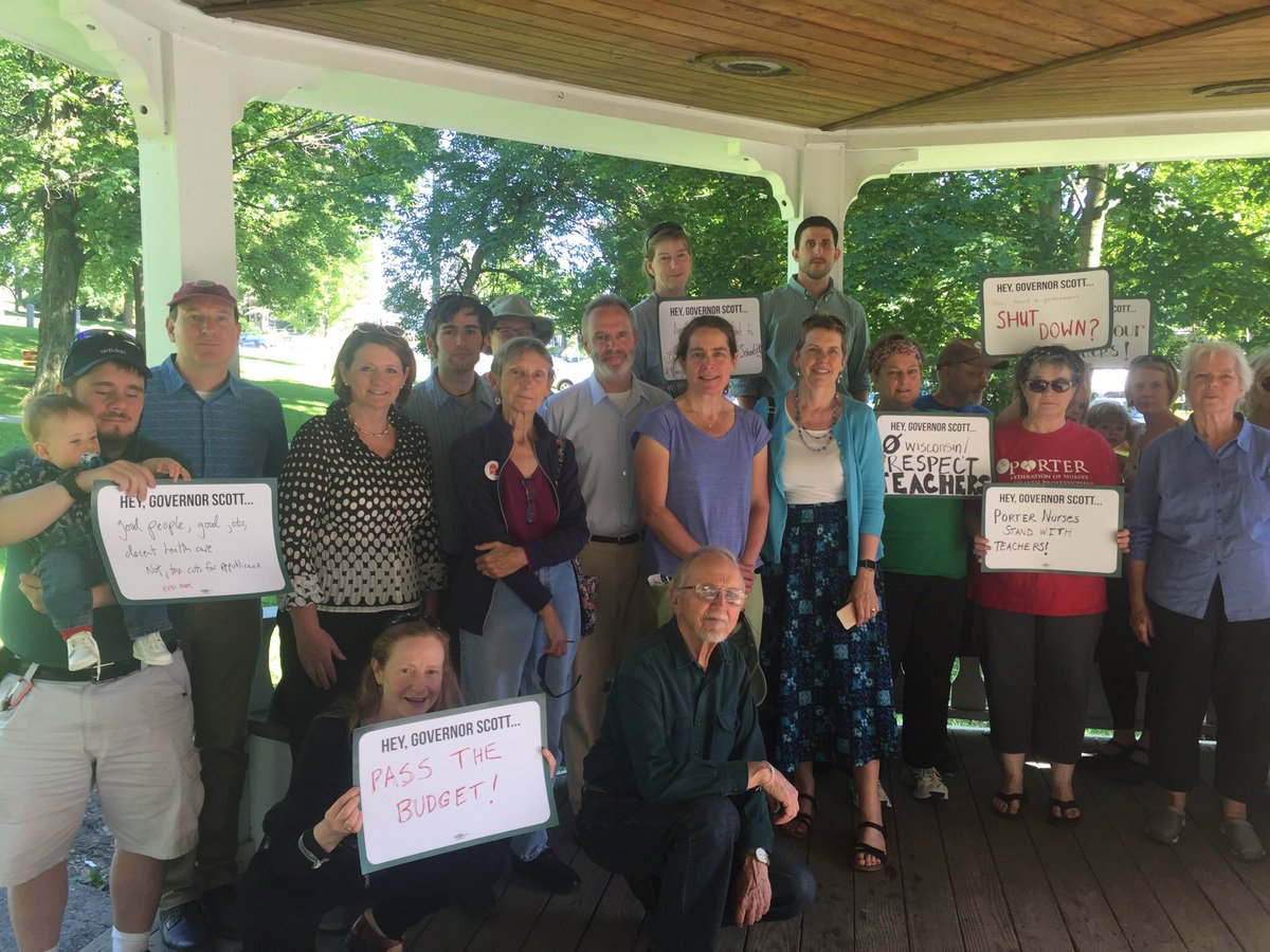 VTHouseDems's tweet photo. Hundreds of ppl across the state standing up for a common sense budget #vtisnotdc #vtpoli https://t.co/Fb3YywtIAX