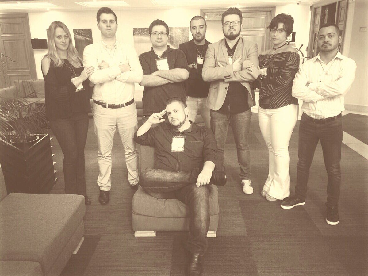 thiviola's tweet photo. The Godfather #LAUni2017 #CloudBR #CloudBRDigitalTeam #UmHomemQueNaoSeDedicaAFamiliaJamaisSeraUmHomemDeVerdade https://t.co/vlUVVOg1rw