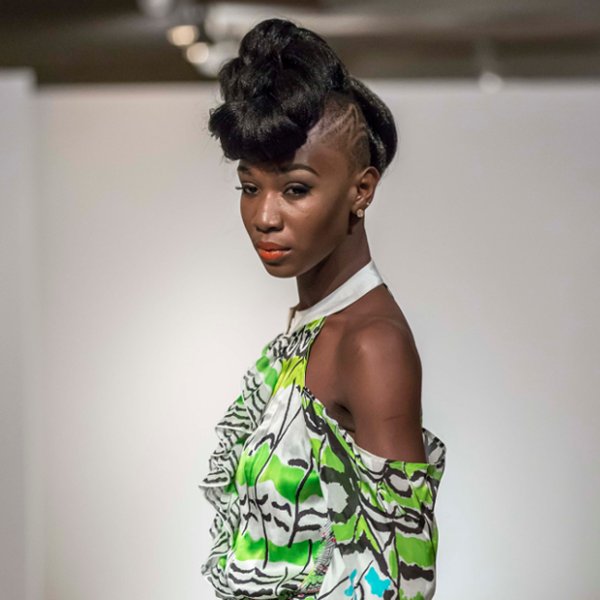 AFWMiami's tweet image. STAY TRENDY|summer must have on the runway @ELLEmagazinehttp://ow.ly/sSp430cpvnN 
More ow.ly/Yjlr30cpvru 
#MadeinAfrica #Africafashion