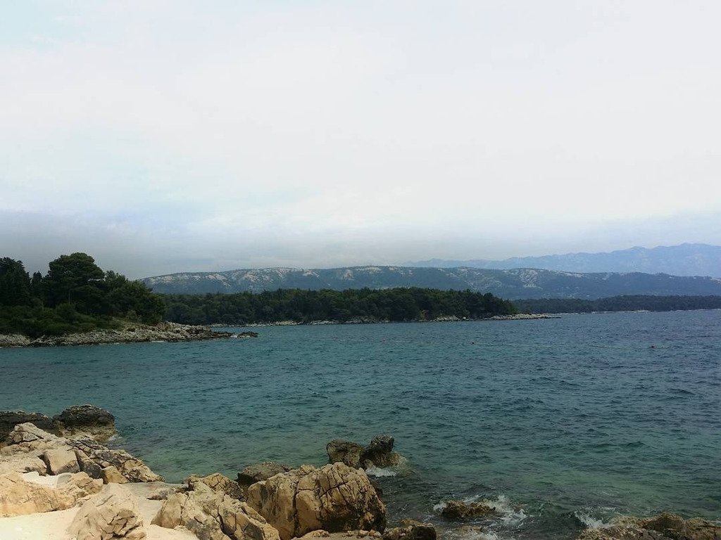 thescriptbible's tweet photo. Everything I love: sea, rocks, mountains 😍 https://t.co/ES1ZGXtqmS https://t.co/H6c34jFQMA