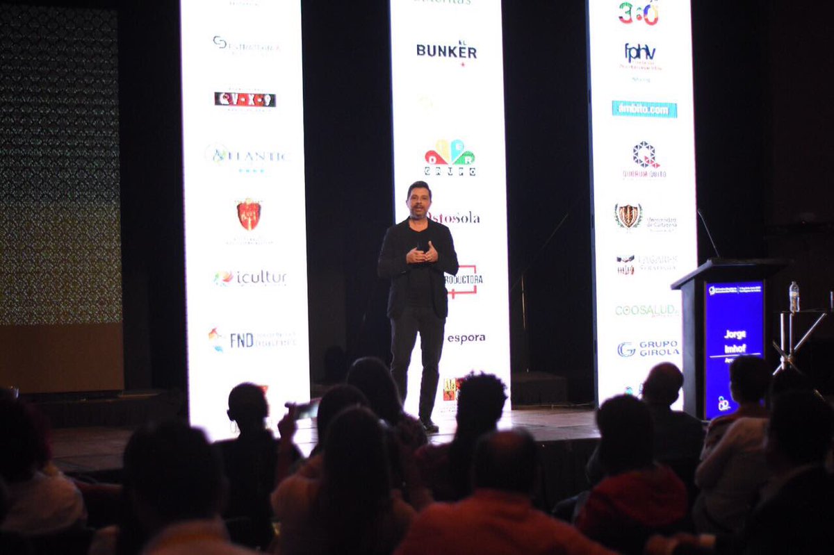 CumbreCP's tweet photo. "Si no asumes riesgos en tu comunicación es difícil que puedas generar alguna emoción" @jorgeimhof #CumbreCartagena https://t.co/HcpZKYvoBk