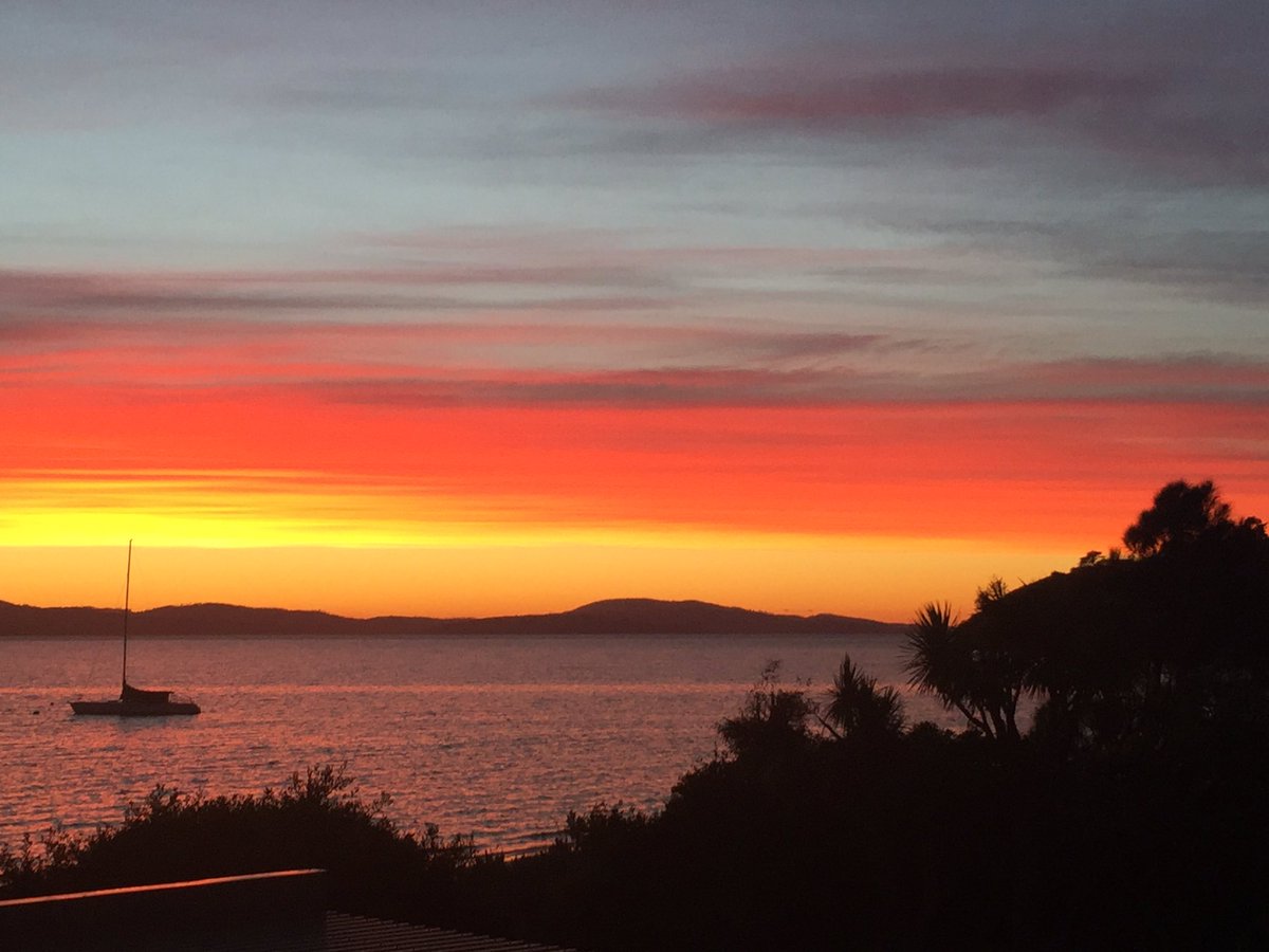 Happy Thursday! What a start ❤️<a href="/hobmorpho/">hobartmorningphoto</a> <a href="/ajpfisher/">Andrew Fisher</a> @abcnewsTas