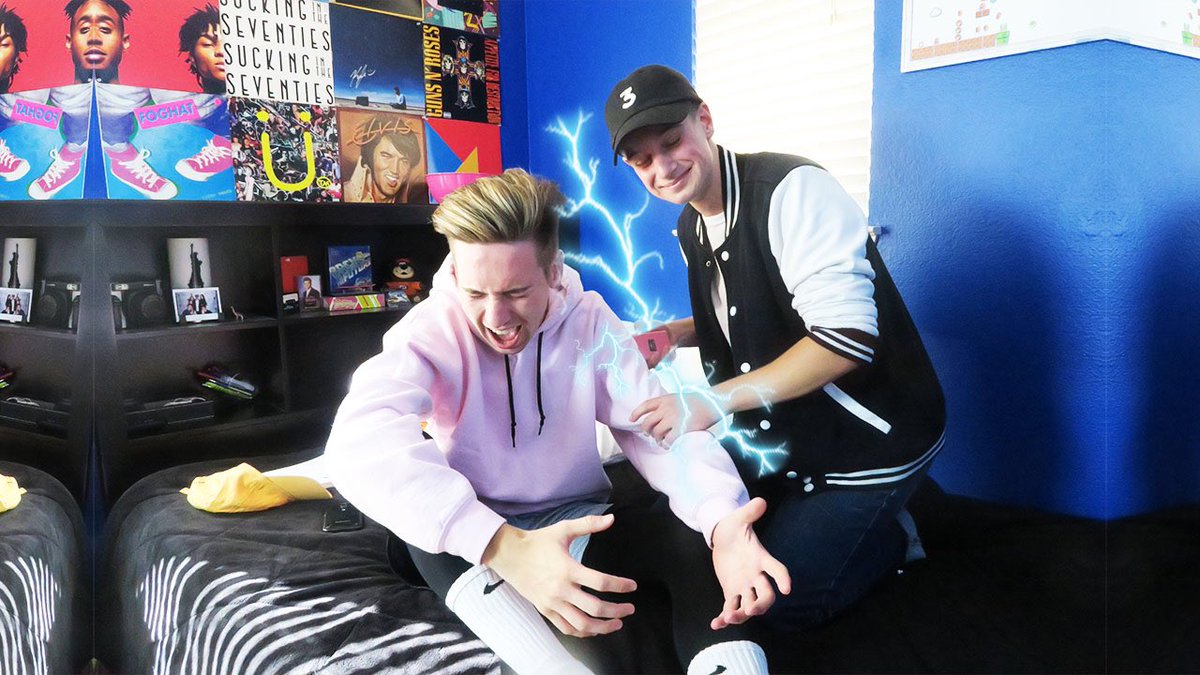 ethanandmicah's tweet photo. BFF Tag (LOSTER GETS TASED)⚡️
https://t.co/nE4LlXspok https://t.co/dz7xfR3vdd