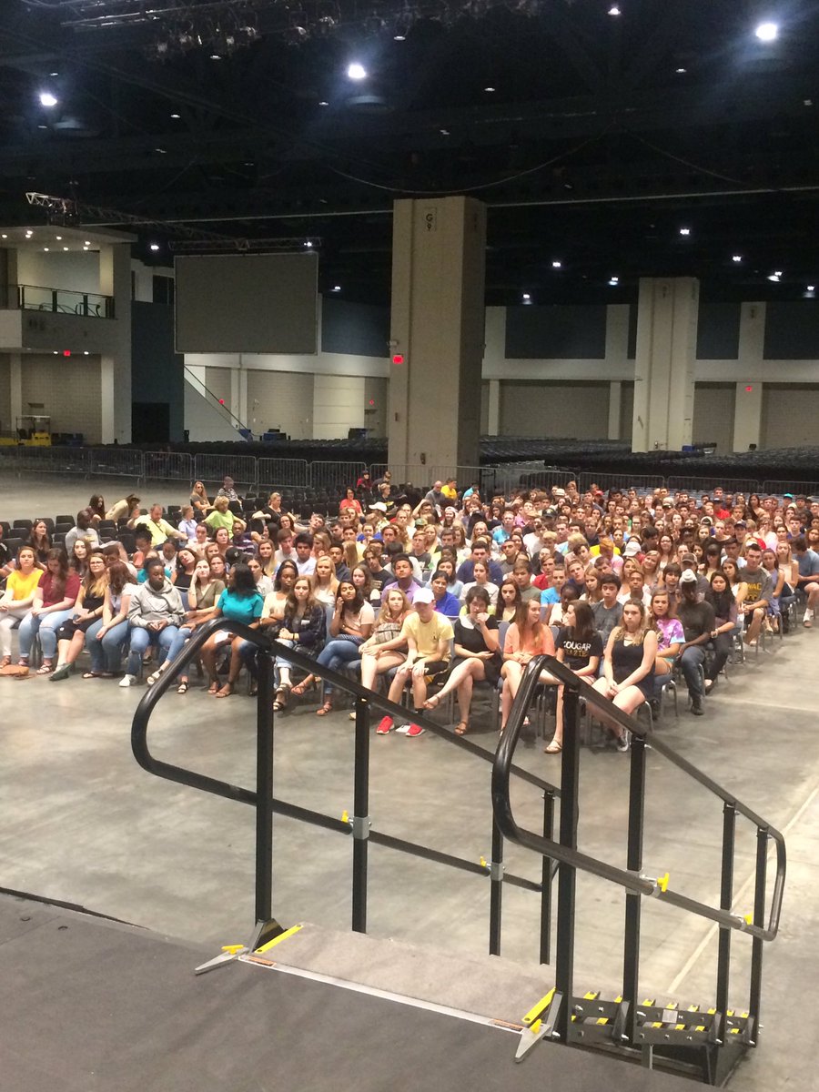Looking good <a href="/ApexHS2017/">ApexHS Class of 2017</a> 👨‍🎓👩‍🎓🎉