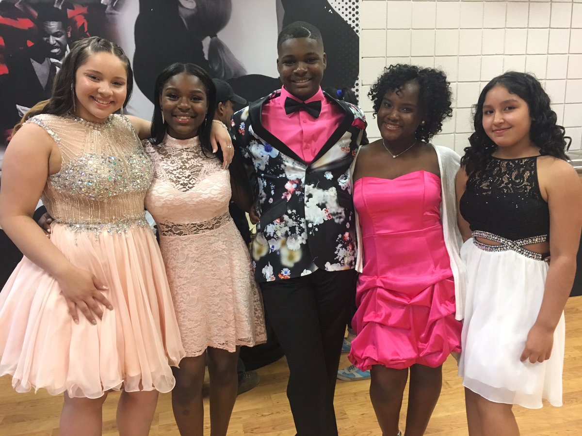 Loooove the creative outfits!