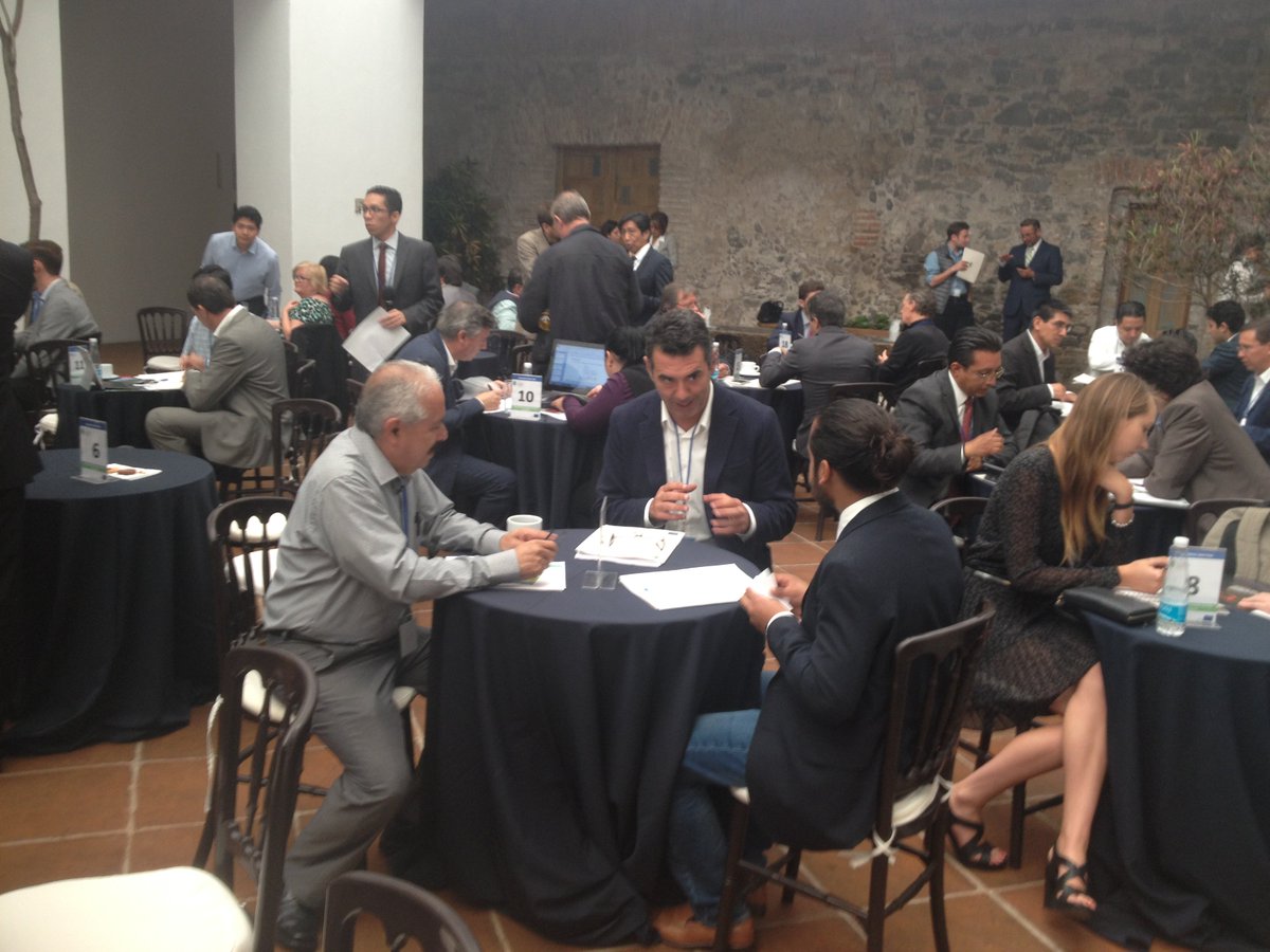BuildinnCluster's tweet photo. Intervención de @EFEUVEfv en @lowcarbonmx a través de la misión a México organizada desde @EraikuneCluster https://t.co/pzTJCOiOfw