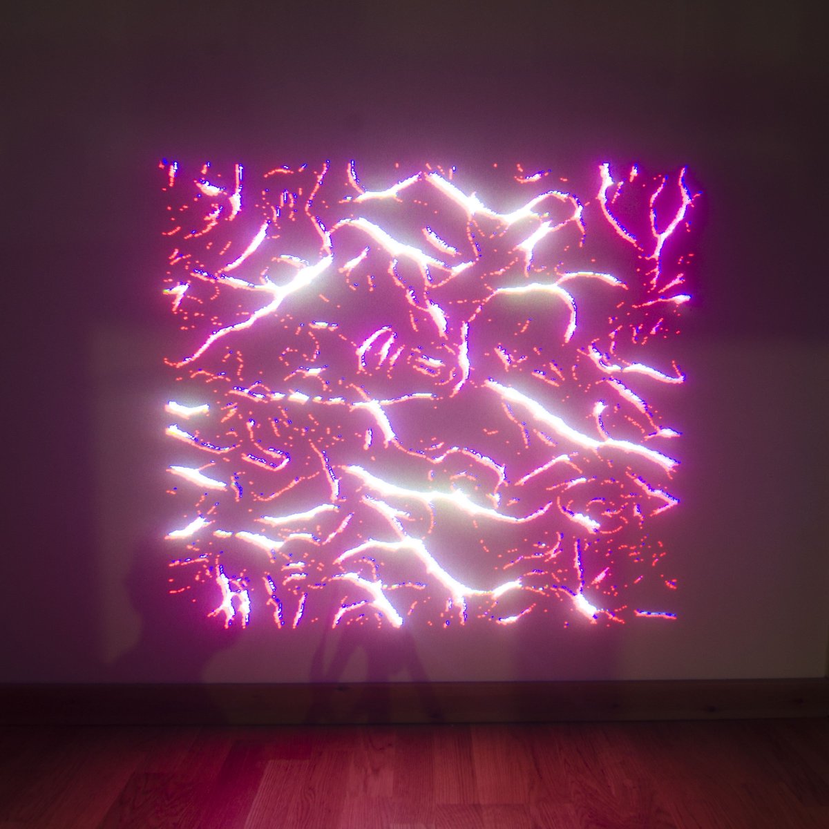 heestand_xyz's tweet photo. Being inspired by @virtu_labs (@AnaHerruzo &amp; @SorobLouie)'s laser show, I did some laser slit scan long exposure photos in #TouchDesigner https://t.co/JDjTAKspOC