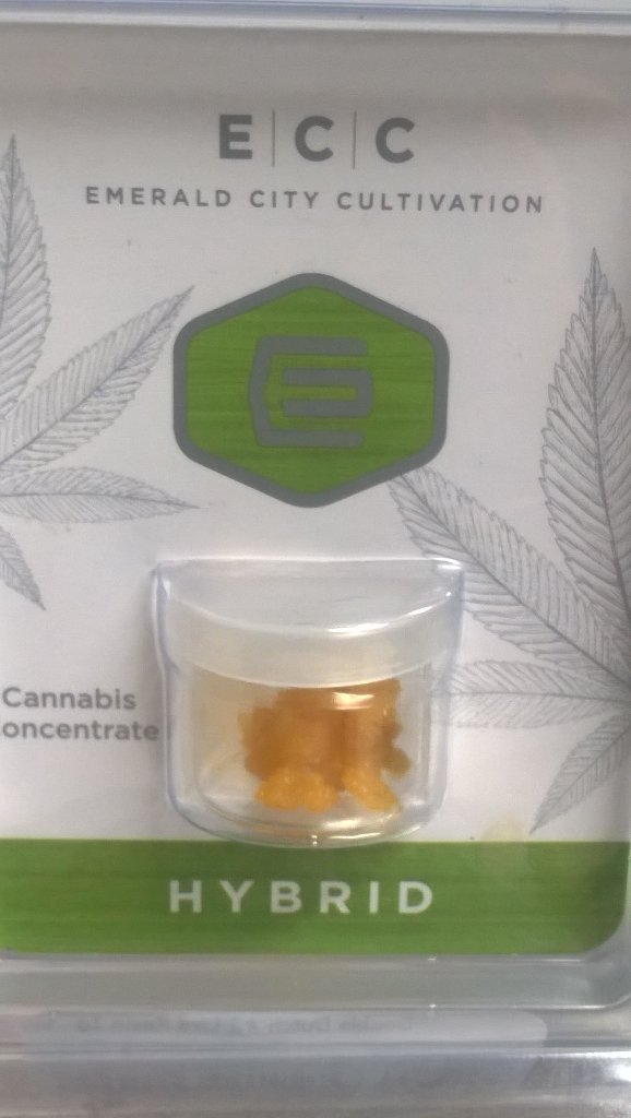 ECCthc's tweet photo. Live Resin is giving us the best results.  Chemmy Jones Live hit 18.2% Terps but the separated terp layer was 33.8% https://t.co/NvlWPg1Sol