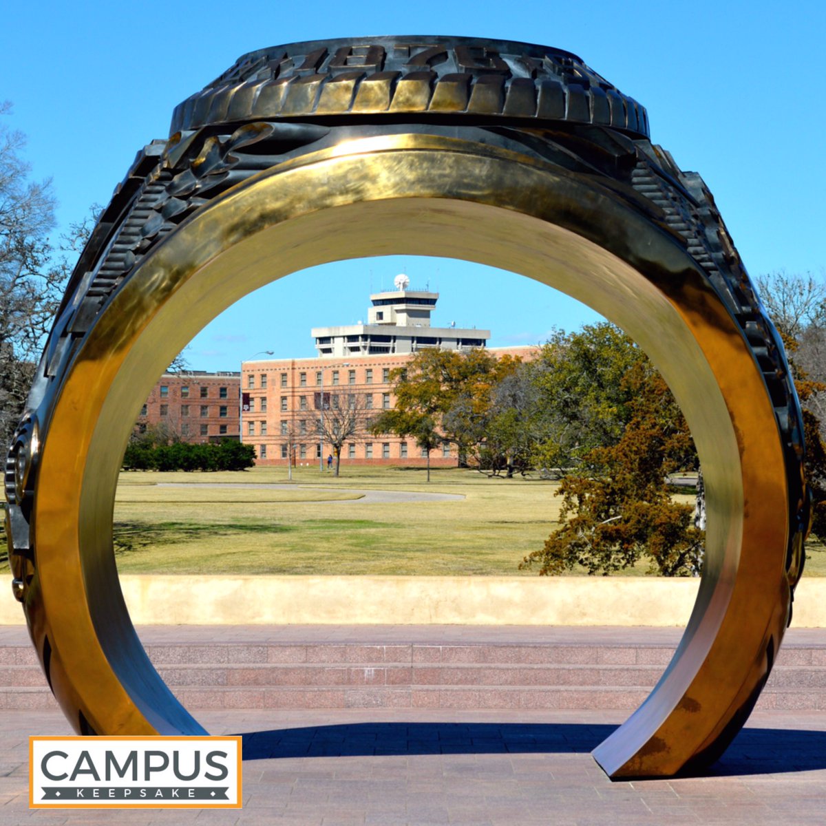 CampusKeepsake's tweet photo. "I remember my first class ring" - @tamu 💍 #gigem #aggies https://t.co/WEGrvObMFj