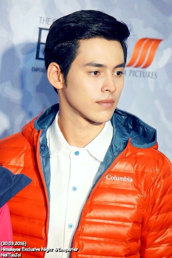 MSriwan's tweet photo. วันพฤหัส..สีแสด^^💋หวัดดีมาริว🌈หนุ่มอินเตอร์สุดหล่อ ⛅️ thx pic. #มาริวกิ้ว #Mariew #AF12 #TrueFantasia #อาหารเช้าก็ข้าวมันไก่ #ByDaddy https://t.co/2ltsLvNMYO
