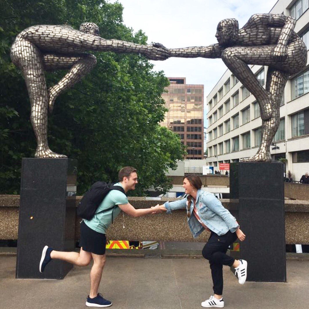 trybubble's tweet image. Team EG picking up some scavenger points in London! #60 re-create the pose of a famous statue #studyabroad #travel #scavengerhunt #london