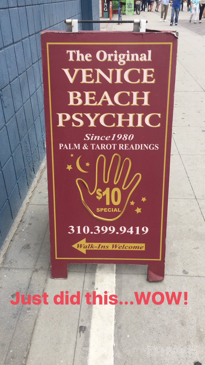 LaurenDawn_TV's tweet photo. V is for Venice Beach, psychic readings, and henna tattoos! #VacayLife #LalaInLA #LAthings #CALILove https://t.co/IwBFVwh1Mq