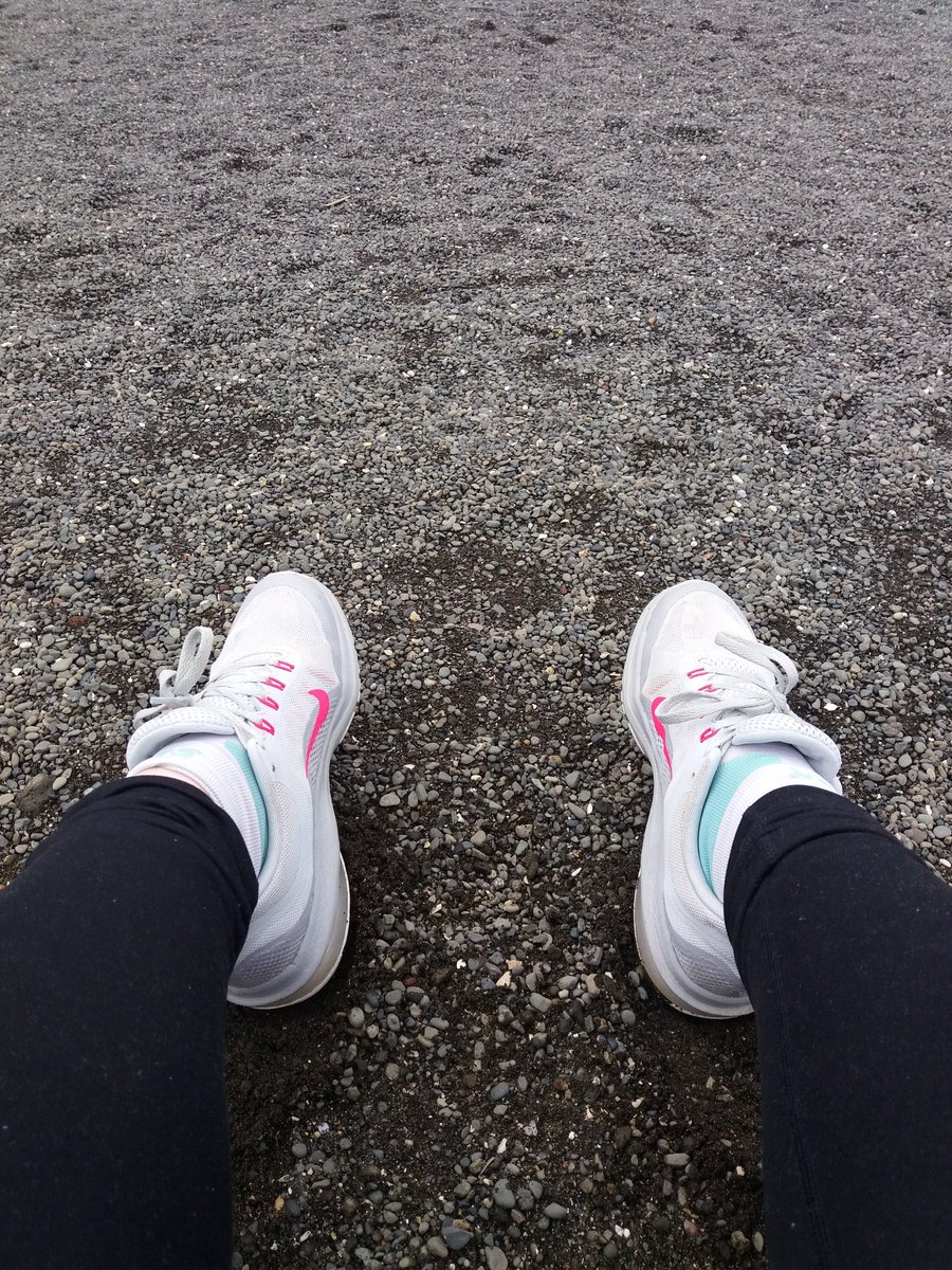 smjbuch's tweet photo. Why did I add a hill, with a sharp 120 m elevation, 3K into my 5K run? WHY? #bugun #everest #5K #EveningRun #iceland https://t.co/FmBFYcX9aE