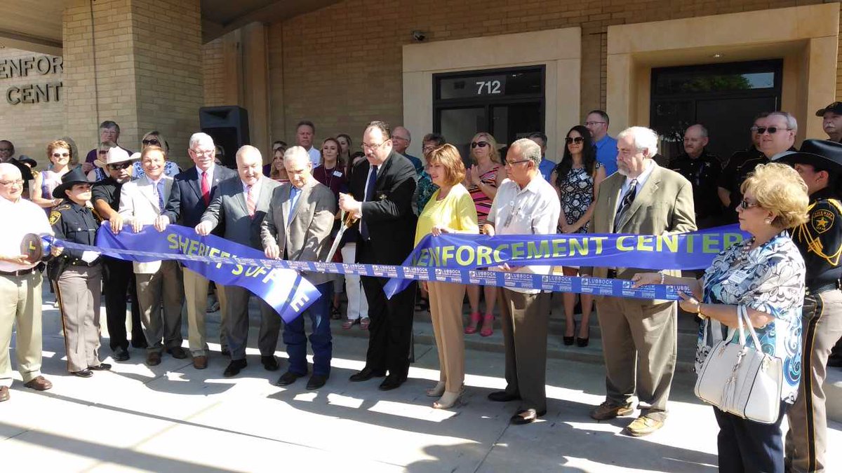 fox34's tweet photo. Ribbon cutting at new Lubbock County Law Enforcement Facility
https://t.co/k7JOtm6nJL https://t.co/2xW0c8L0g2