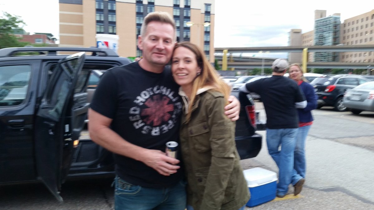 U2 PREGAME PARTY.....GUESS WHO IS DRIVING TO HOTEL