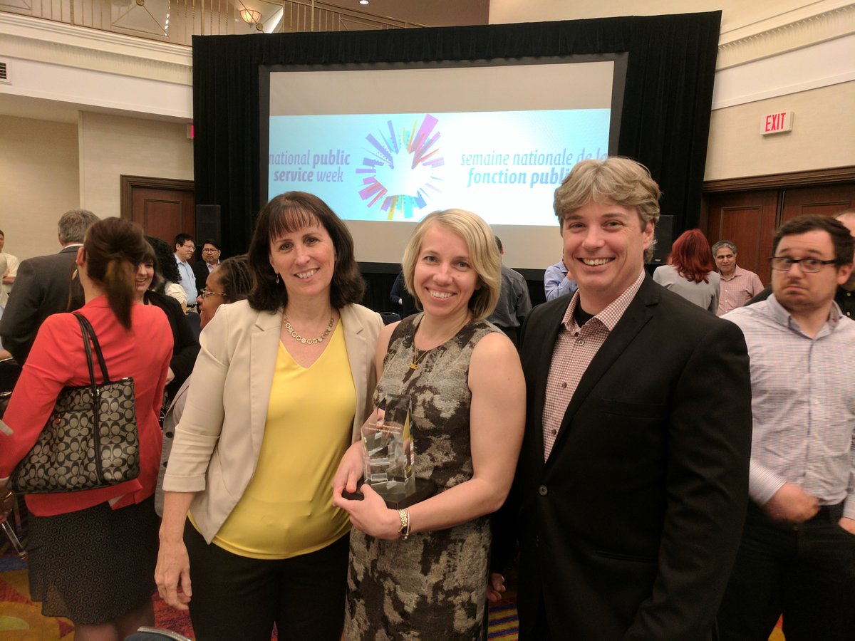 JulieLeese1's tweet photo. National People Management Award at TC's Awards of Excellence ceremony - congrats Irina!! #NPSW #TIMSD https://t.co/Hj8aYPohx1