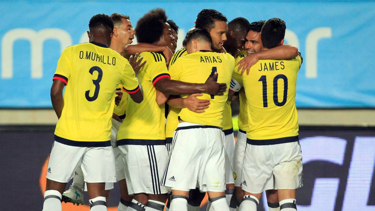 LAPISTAINDOOR's tweet photo. ¡Siempre apoyando a nuestra tricolor! felices de ver a grandes jugadores de regreso 🇨🇴️⚽🎊🎉 https://t.co/Ae8P5COsaH
