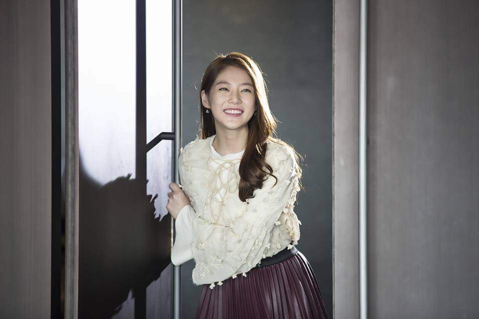 raindale4's tweet photo. Such a gorgeous lady #gongseungyeon 
#circle two worlds connected https://t.co/xgLLxcJ86p