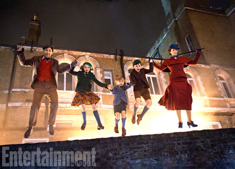 oscarnoyukue's tweet photo. 往年の名作ミュージカル「メリー・ポピンズ」のその後を描く新作映画「Mary Poppins Returns」よりファーストフォトが公開。空からやってきた魔法使いを演じるのは「オール・ユー・ニード・イズ・キル」のエミリー・ブラント。ロブ・マーシャル監督。12月25日全米公開。 https://t.co/89EuqGlTSi