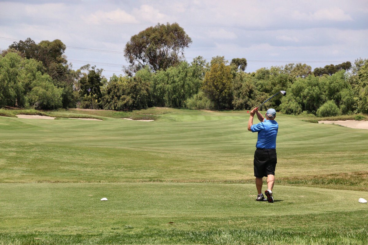 PaulWizikowski's tweet photo. #10 at Oak Creek GC, @benalford18 & crew set for @GCSA_Socal S&R Tourny this month, BEST fert=results! #TriGreen #golf @SimplotPartners https://t.co/nB43M8I5Ua