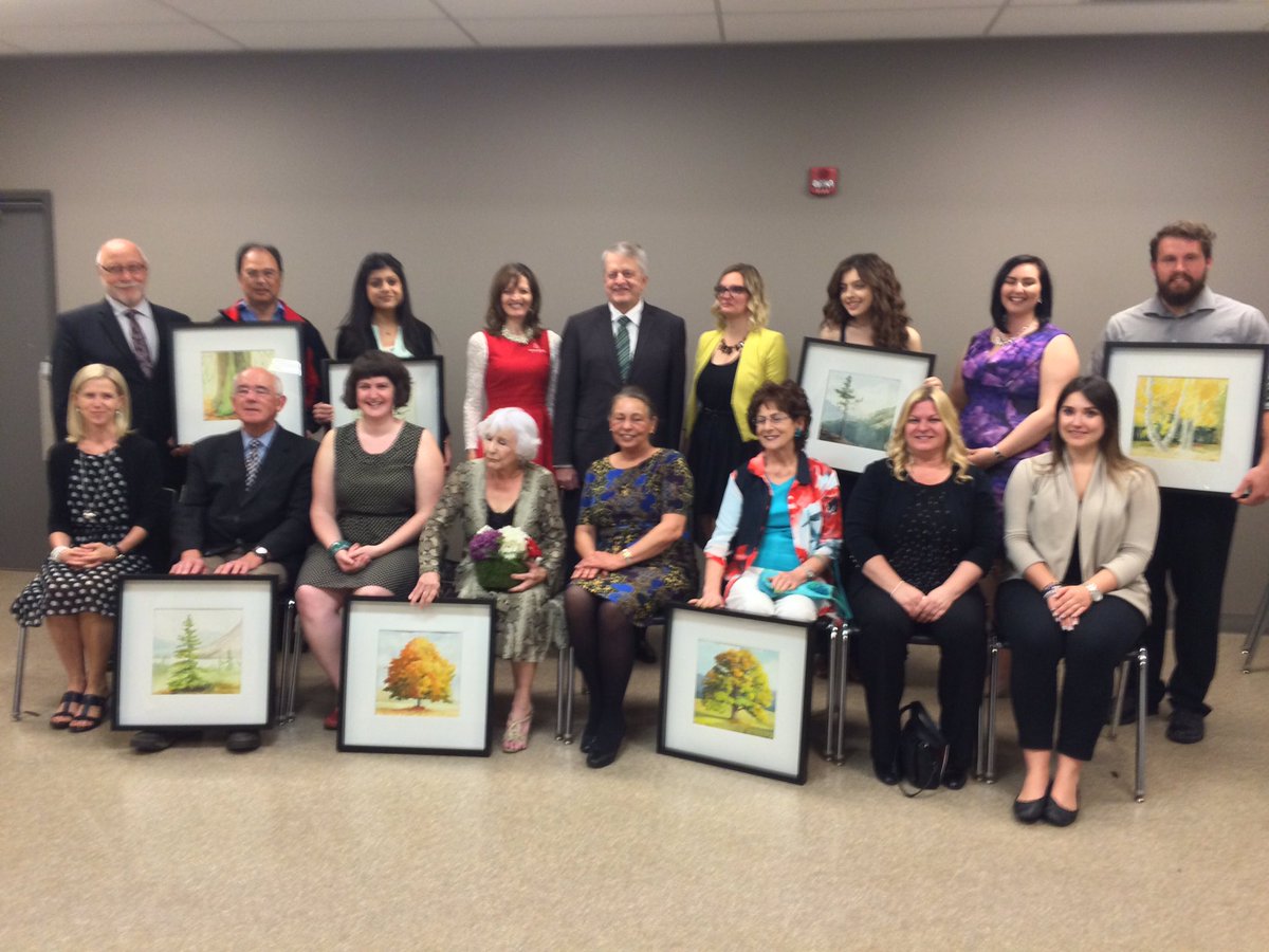 HowesNathan's tweet photo. Winners of the 16th annual @townofoakville Community Spirit Awards. Eight recipients with #OakvilleSpirit. @OakvilleMayor @OakRotaract https://t.co/wDrvVqyhAw