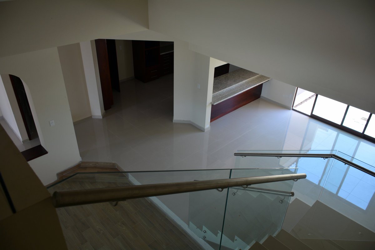 Arqnaza's tweet photo. Sea el estilo que sea, siempre es grato cumplir con una encomienda #Arquitectura #EstudioN #ConstruimosHogares https://t.co/Q1HSLImNdM