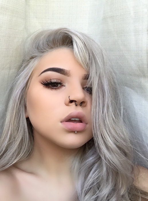 catalinaWTMS's tweet photo. New week new hair https://t.co/otWc6A6RKG