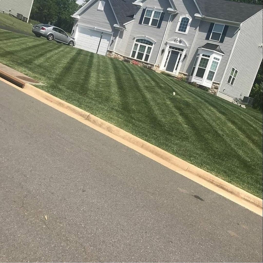 ScagPower's tweet photo. Happy #WalkBehindWednesday goes out to @nickg16 These great #scag #showusyourstripes were done with his #SWZT #sim… https://t.co/8UF5kRtUKN https://t.co/S1yeJ03lIH