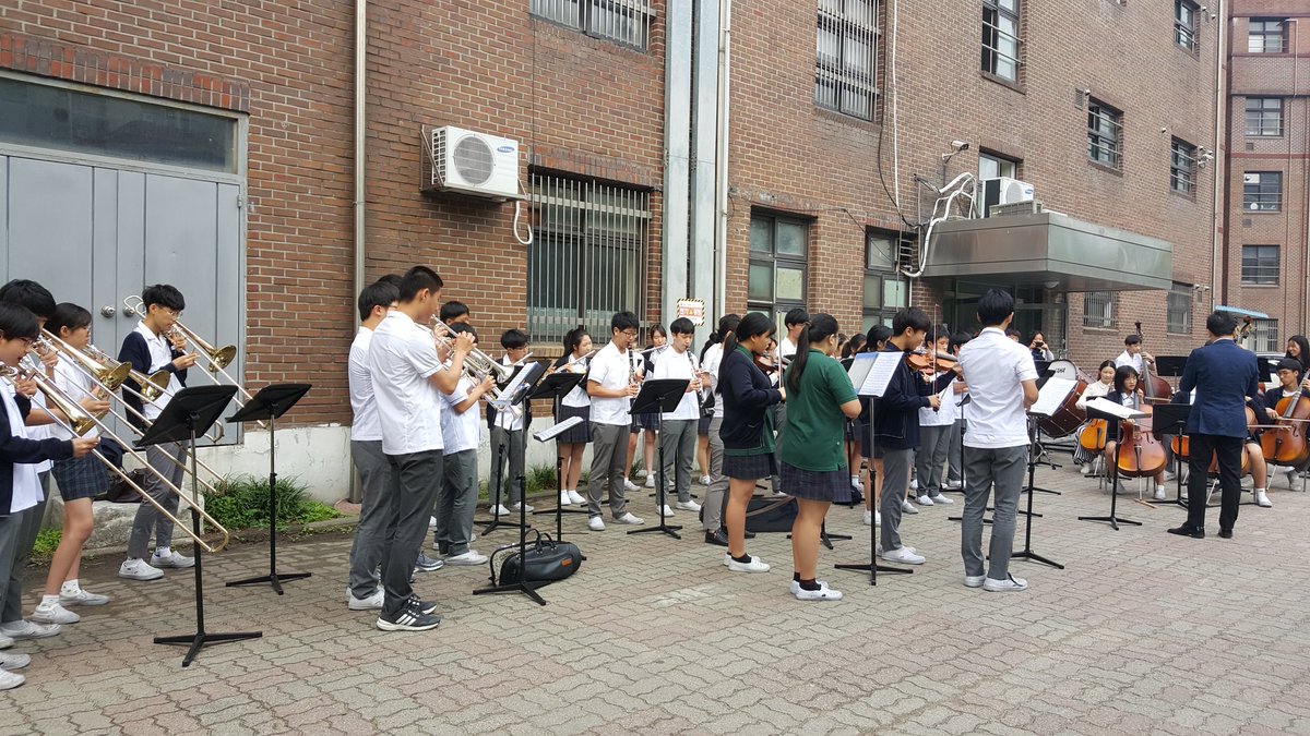 #성남시#분당구보건소는 분당중학교 학생 등굣길에 금연캠페인을 실시하였습니다. 교내 오케스트라 동아리와 함께하는 행복하고 유쾌한 기분, 금연에 성공하면 이런 기분이겠죠? 분당구보건소 금연클리닉과 함께 해보세요!