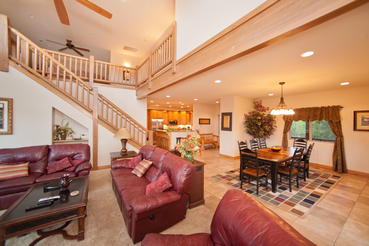 leewebb's tweet image. 620 Zion Ridge Mount Carmel UT 84755 #zion #drone #realestate #architecture #typhoonH #photography #Utah #Nikon #burnettgroup #photography