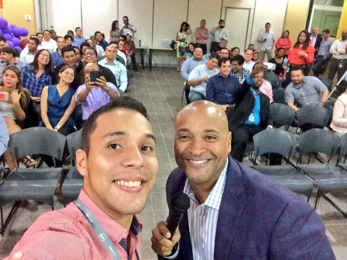 manuLrios's tweet photo. #CulturalCode Session by VP Patrick Felder at @DellPanama 🇵🇦 and we got a chance for a #selfie 📷😃🇵🇦
#GoBigWinBig 
#LifeAtDell 
#DellEMC https://t.co/UZxcPAW6Gx