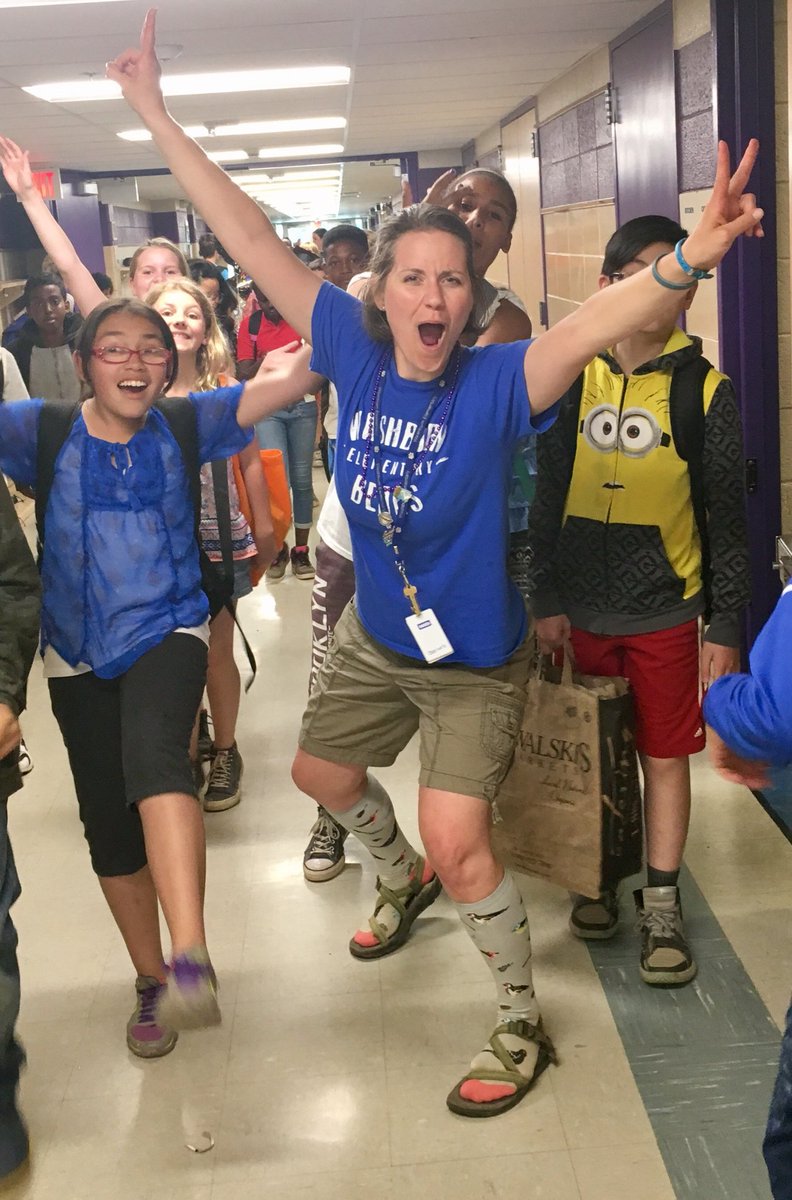 Mrs_MacPhail's tweet photo. I have about a million pics to post from today, but for now I leave you this gem. Way to go 5th Grade! 💕 #schoolsoutforsummer #wbclassof2017 https://t.co/SslfbBueLM