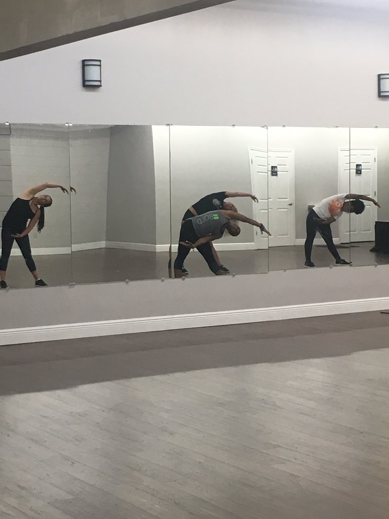 OWSirens's tweet photo. Getting warmed up! So excited for tonight's clinic!! https://t.co/SnHKqBcBwn