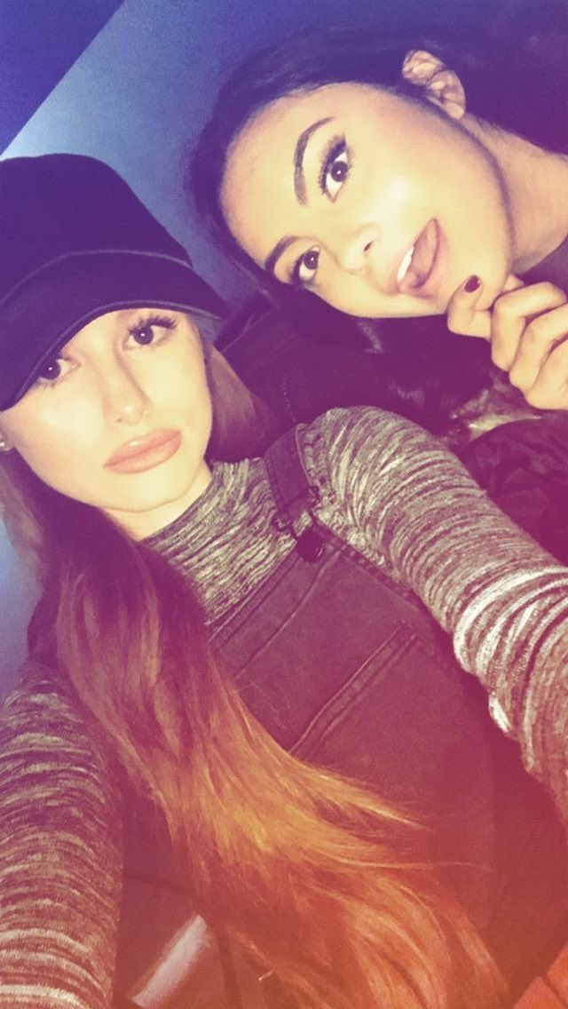 MadsPetschES's tweet photo. .*•+
          W/ my pretty gal. 💕 https://t.co/svx1Wy6JTC