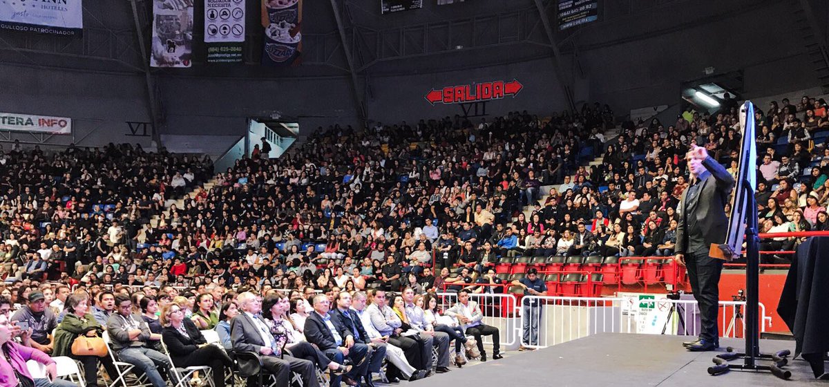 ¡Gracias! 4,200 alumnos, maestros e invitados d la <a href="/udcimx/">UDCI</a> en #Tijuana compartiendo herramientas de crecimiento personal