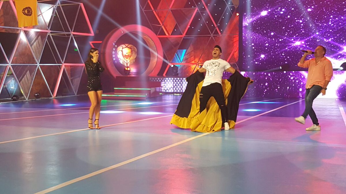 estoesguerra_tv's tweet photo. #EEGDeRegresoAlOrigen ¡QUÉÉÉÉÉ! Rafaeeel Cardozo vueeeeelve a EEG
¿Qué te parece?

MÍRALO GRATIS EN @AmericaTVGO ► https://t.co/zCUbvsDG9S https://t.co/OImYIz35Ij